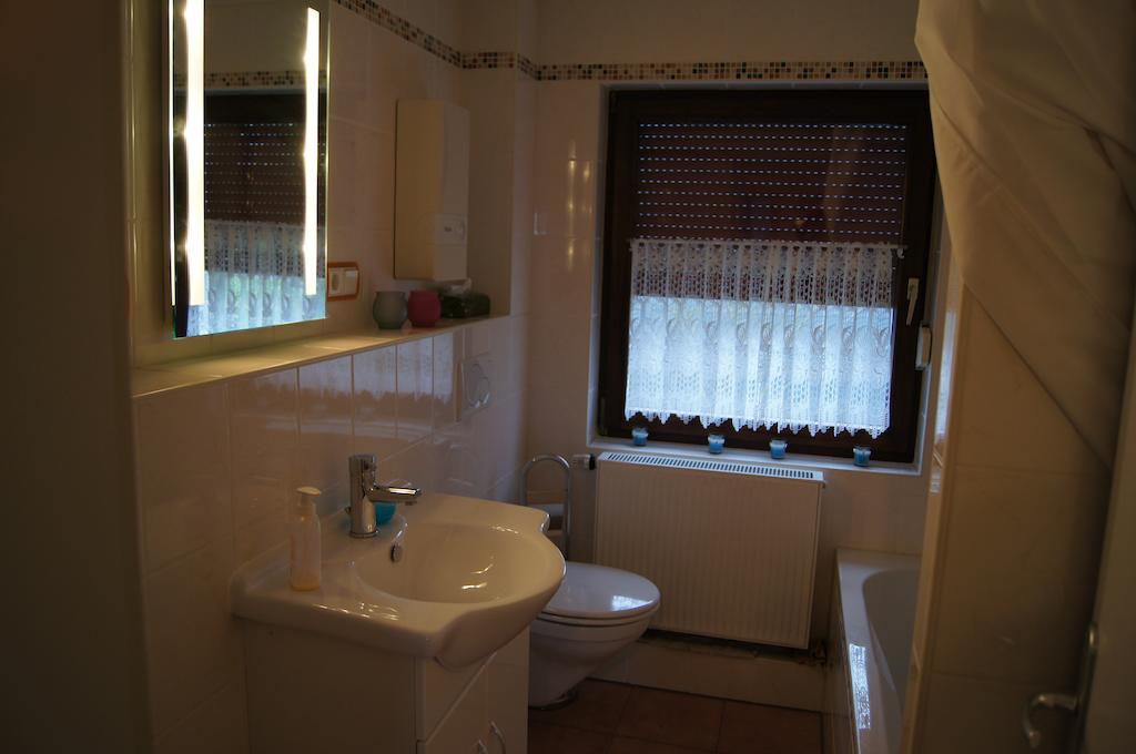 Ferienwohnung Bergisch Land 베르멜스키르헨 객실 사진